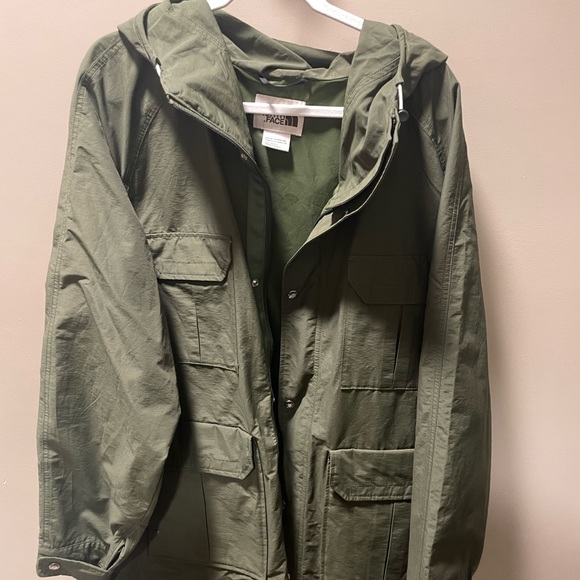 The North Face Mountain Parka - Picture 2 of 7